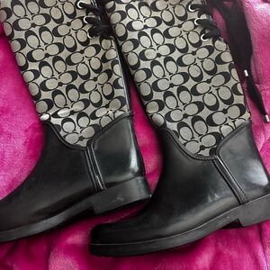 Stylish Black and Gray Women's Boots